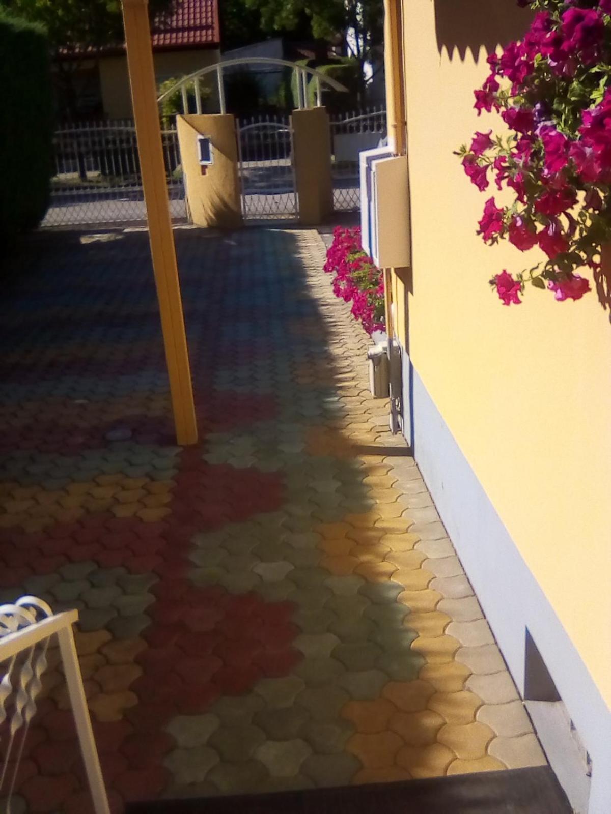 Ilona Vendeghaz Hotel Siófok Buitenkant foto