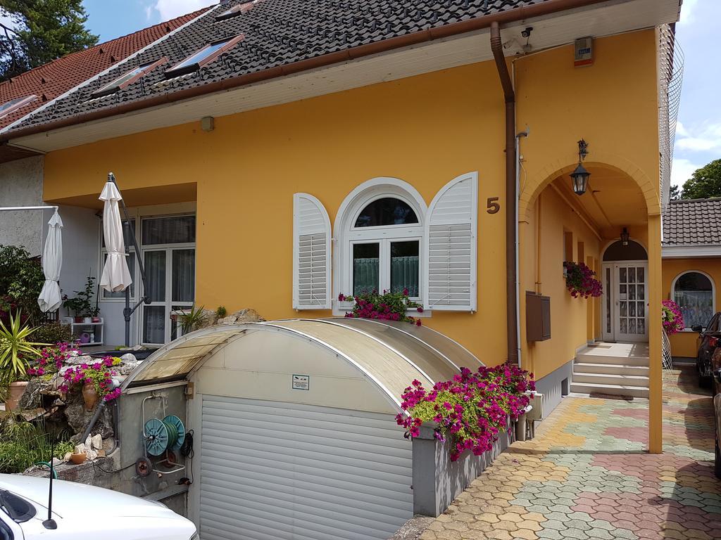 Ilona Vendeghaz Hotel Siófok Buitenkant foto